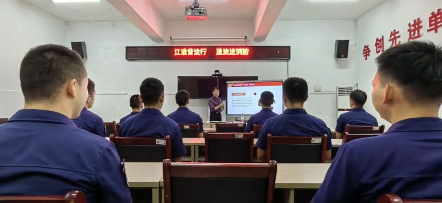 小處著眼  構(gòu)筑全民大普法格局