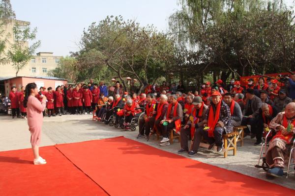 歡度重陽節 .愛心灑滿桃源居。活動花絮-古龍攝影