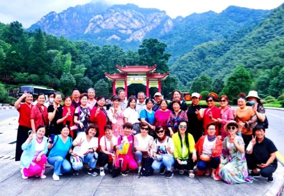 安徽黃山木梨硔娛樂攝影二日游