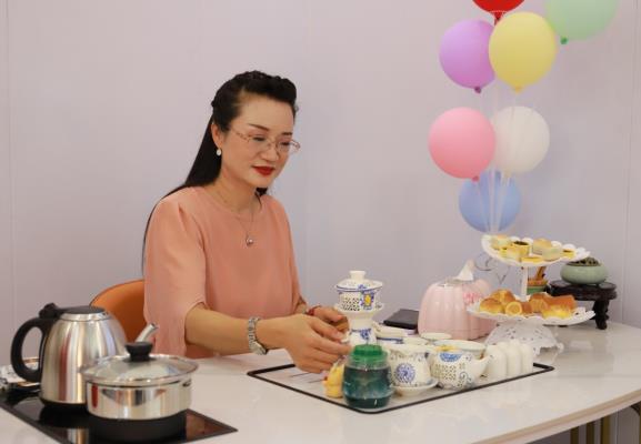 王敏減肥養生抗衰中心喬遷新禧