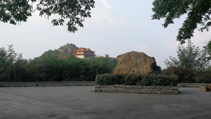 八公山遠(yuǎn)眺