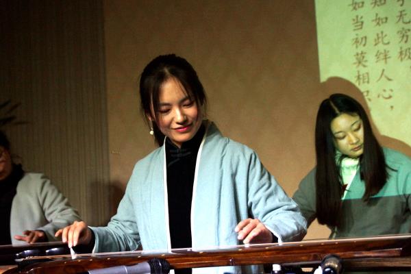 大地飛聲    絲桐妙合