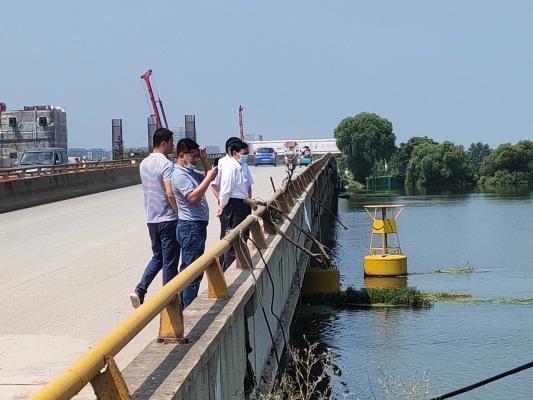 王康成《五律  東津渡大橋恢復通車感懷》