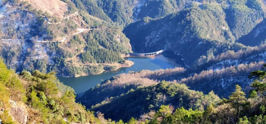 李維煥《七絕?新年登高》