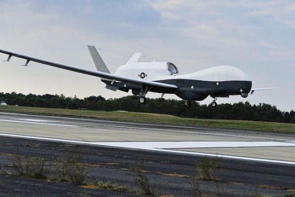 斥美軍艦闖入海峽