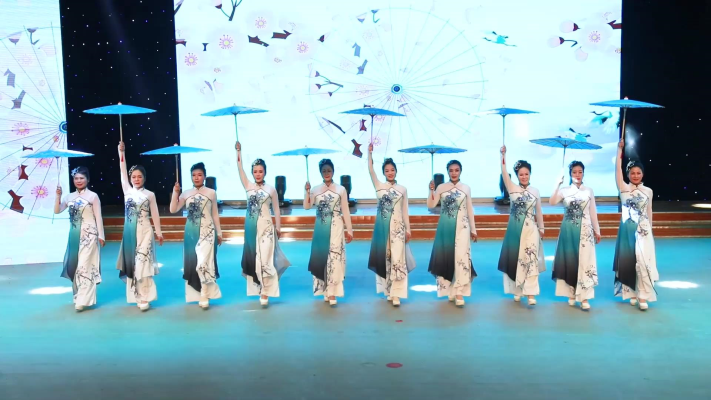 “藝起舞韻東方”獲獎(jiǎng)（二等獎(jiǎng)）節(jié)目展播---《油紙傘》淮南圖片網(wǎng)模特隊(duì)