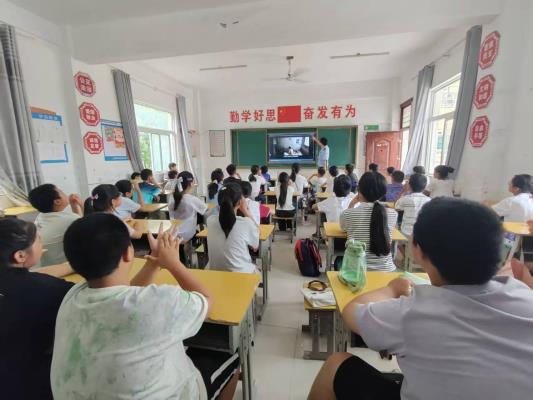 開展禁毒宣傳 筑牢校園禁毒防線