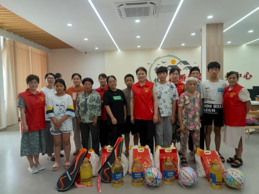 少年兒童心向黨  牽手護航伴成長