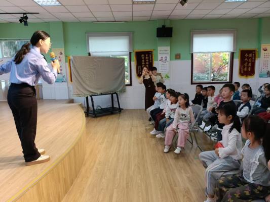 新淮街道社區九龍關工委開展“開學第一課?普法進校園”法治宣傳講座活動