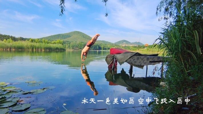 水天一色美如畫