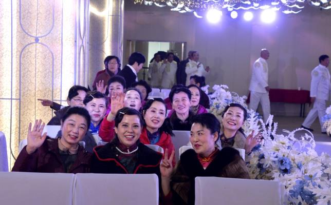 淮南愛樂合唱團、老年大學聲樂18班、舞蹈形體4班元旦聯歡