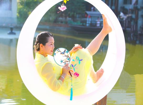 漢服人像小西湖習(xí)拍