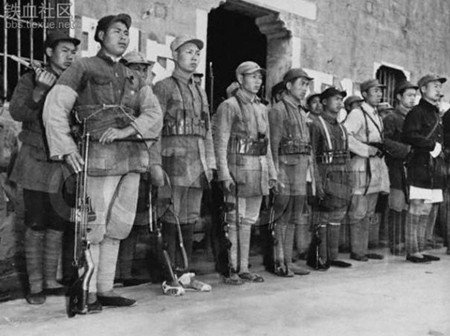 13新四軍戰(zhàn)士_副本.jpg