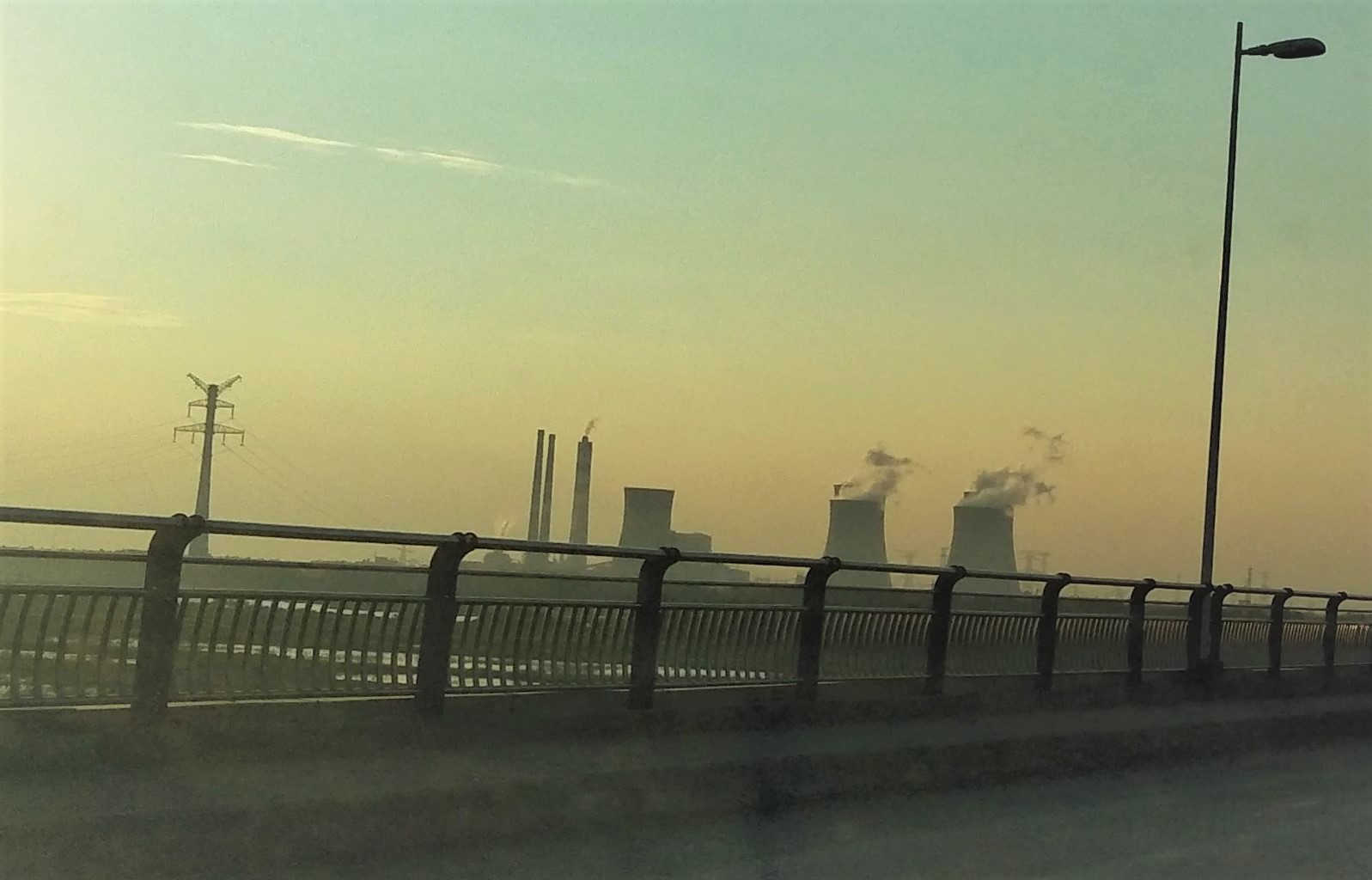 夕陽下的平圩電廠.jpg