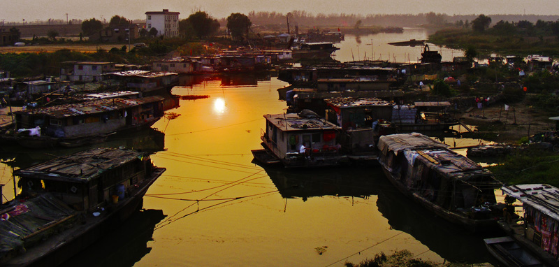 八公靜石的作品