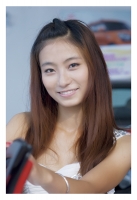 [4S店拍車摸美眉]