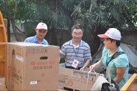 老革命為國家奉獻一身 志愿者為老人奉獻愛心