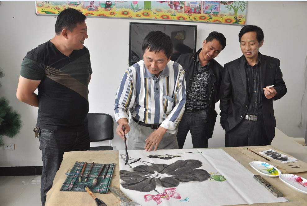 淮南民進(jìn)開展送文化下鄉(xiāng)活動(dòng)