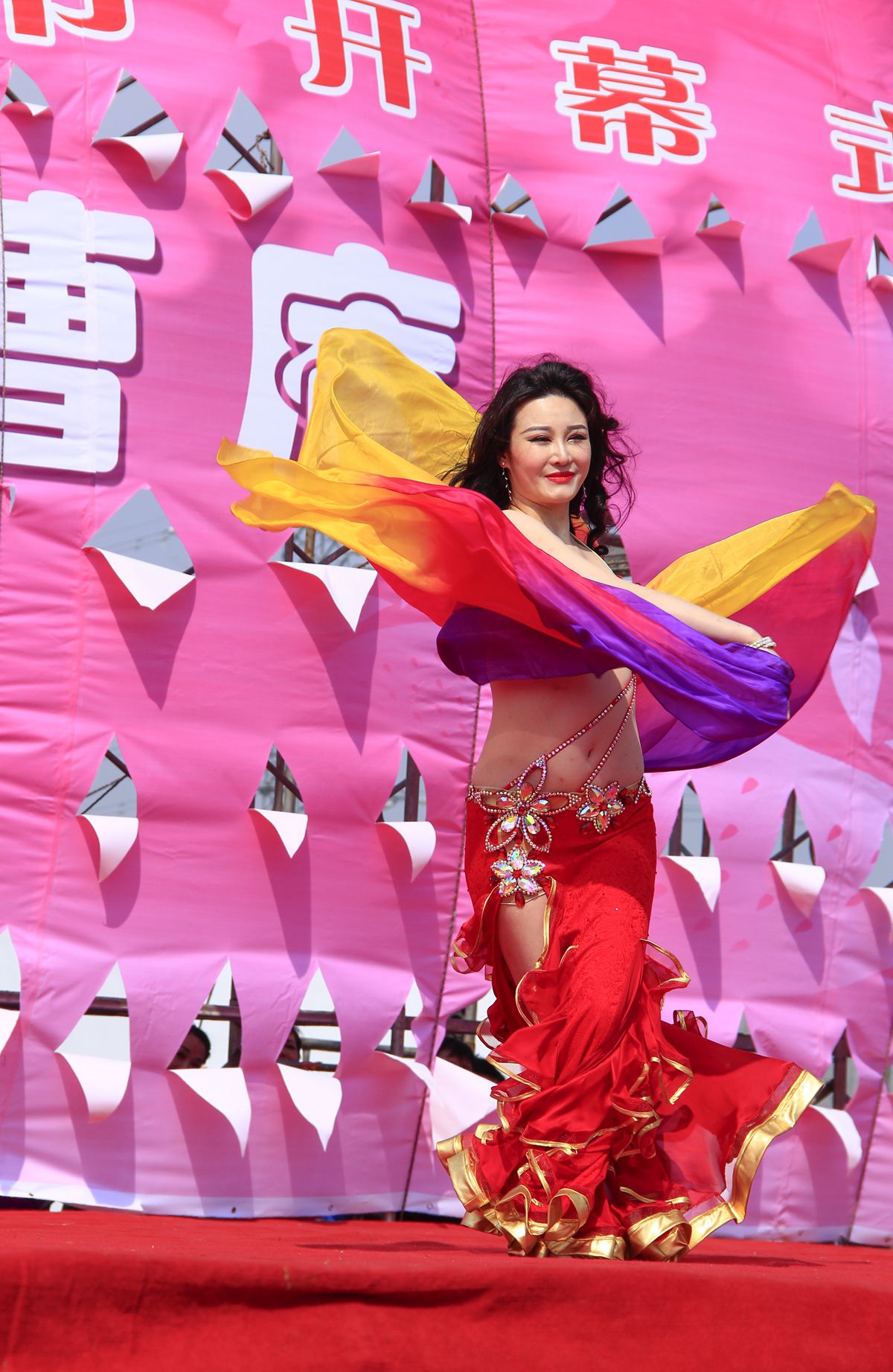 第十界中國淮南桃花,草莓節(jié)。大型活動在曹俺鎮(zhèn)隆重開幕